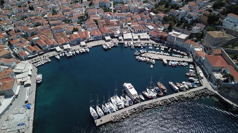 Douskos Guesthouse Hydra  Bagian luar foto