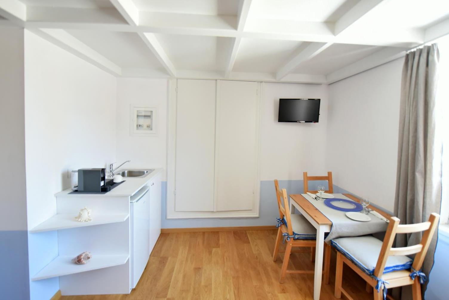 Douskos Guesthouse Hydra  Bagian luar foto