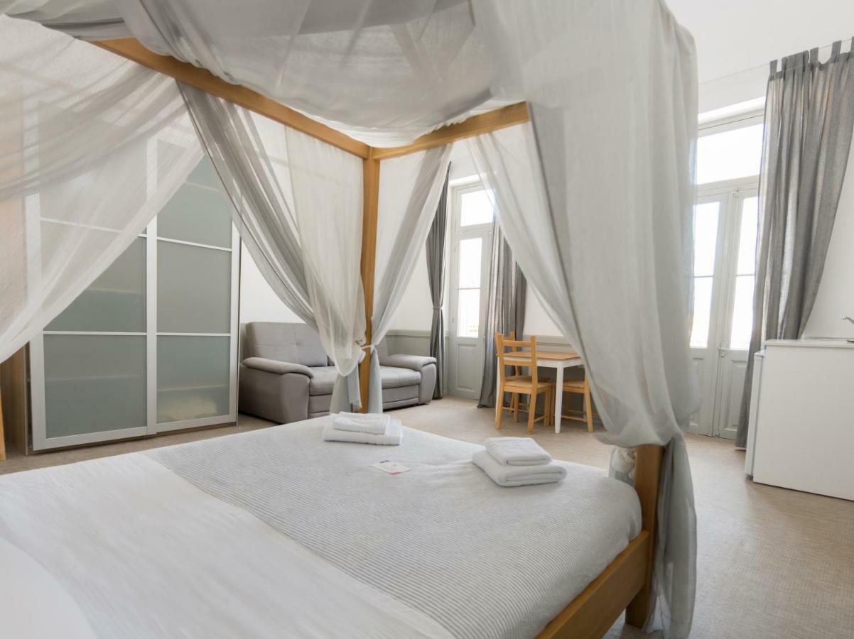 Douskos Guesthouse Hydra  Bagian luar foto